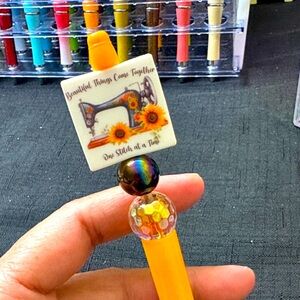 "Beautiful things come together" Pen 🌻